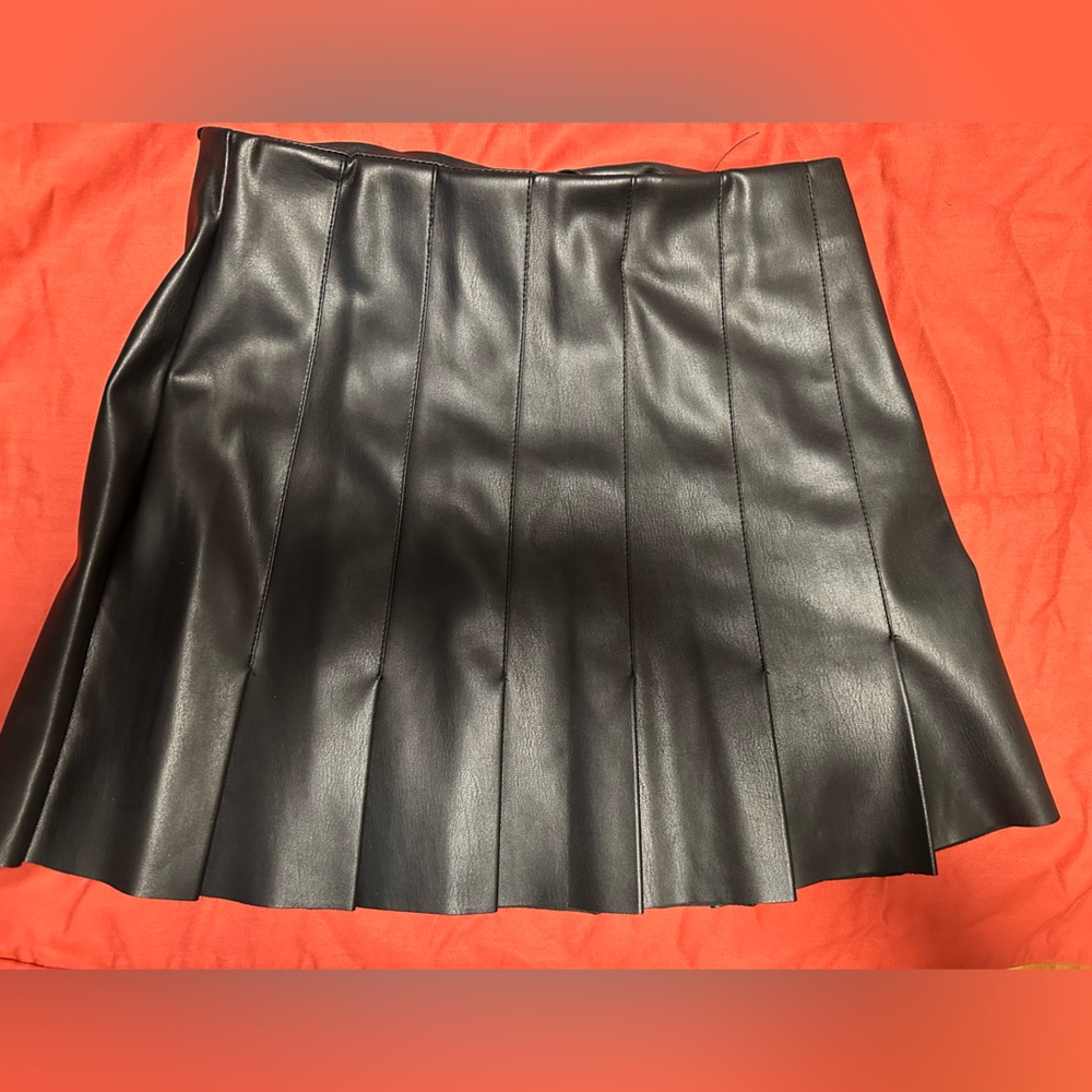 Faux leather mini skirt